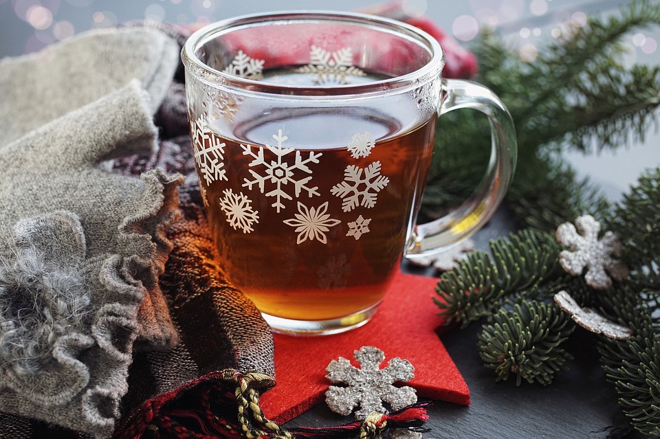 Вода, сок и травяной чай: самые подходящие напитки 1 января