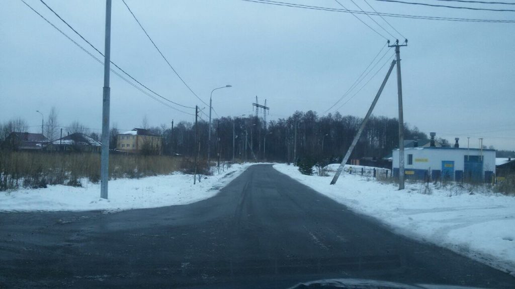 Асфальтовой крошкой обсыпят дорогу в Роговском в 2018 году. Фото: администрация поселения Роговское