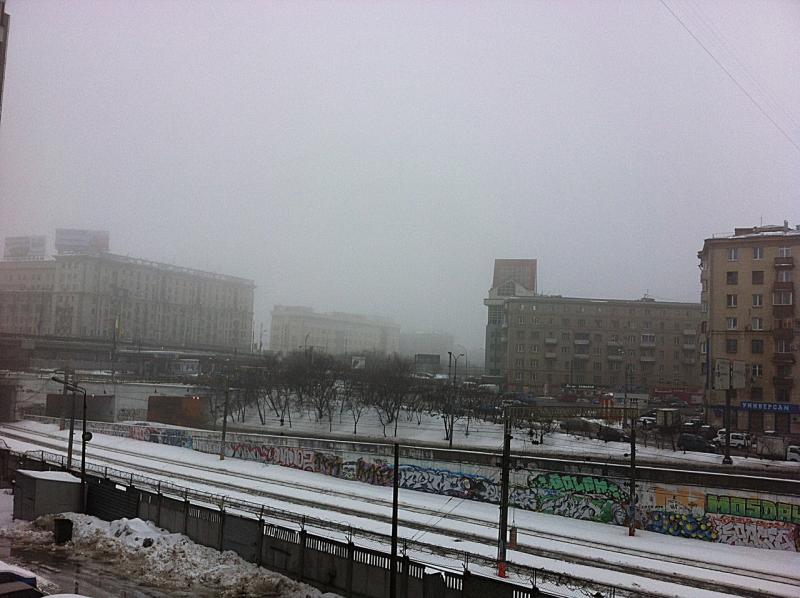 Экстренное предупреждение о тумане выпустило МЧС в Москве