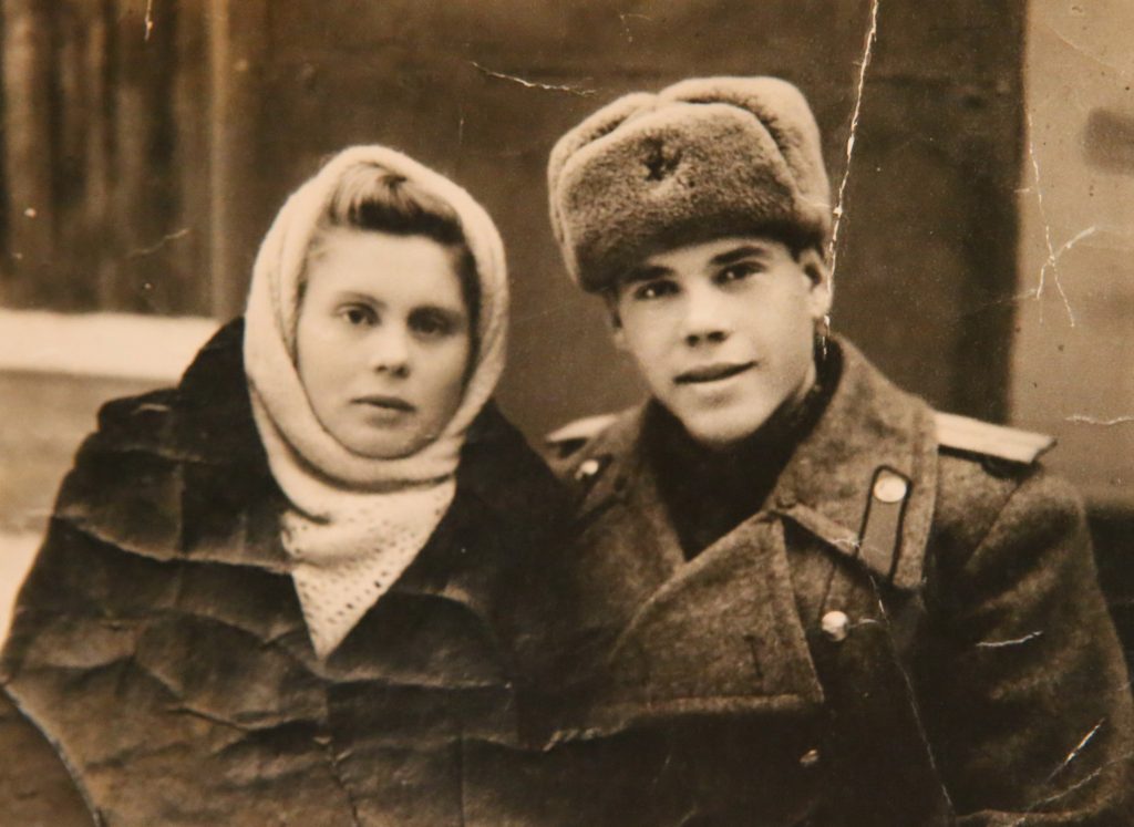 Январь 1946 года. Михаил и Нина Бугаковы вскоре после свадьбы. Фото: Виктор Хабаров
