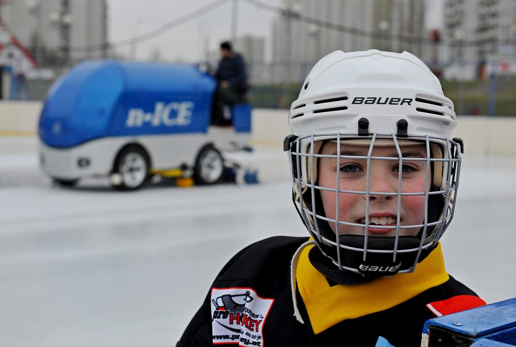Спортсмены Рязановского станут участниками окружного турнира по хоккею