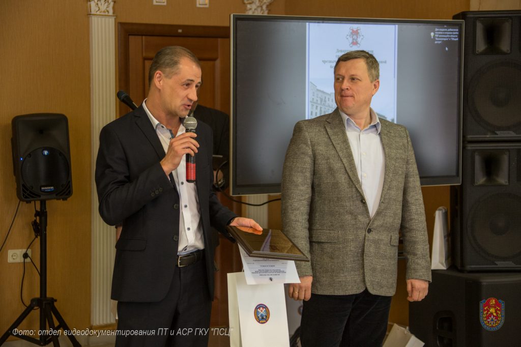 Московские спасатели наградили лучших журналистов