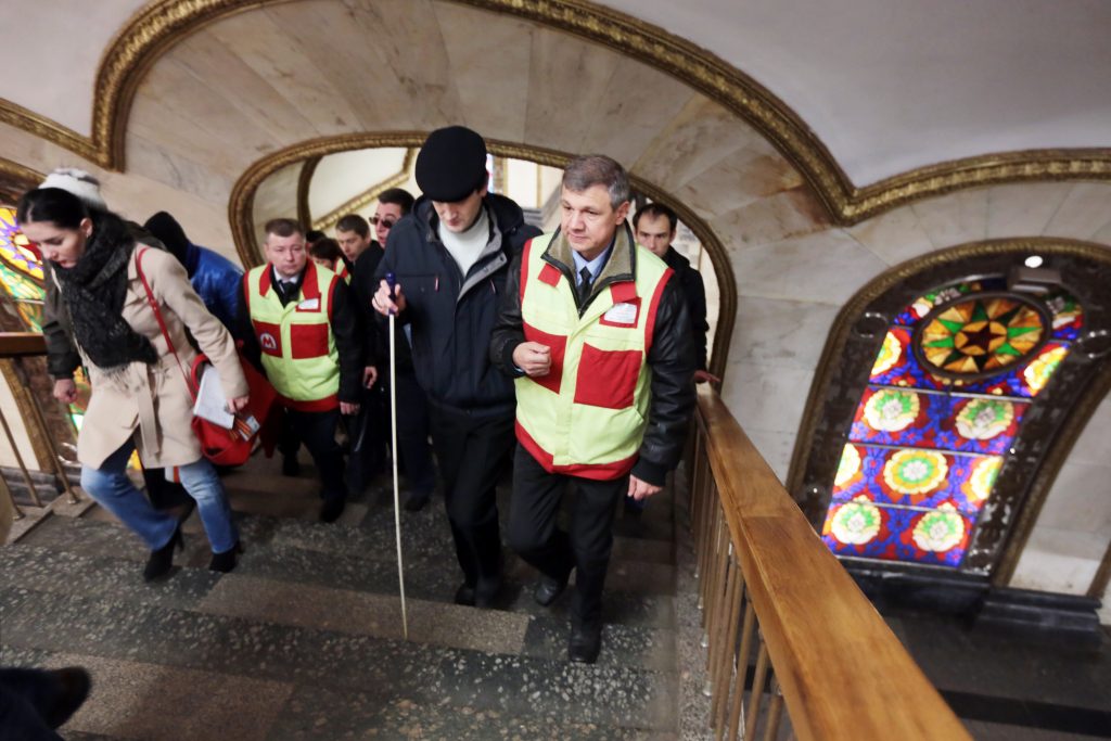 Работники метро помогут в передвижении маломобильным москвичам на Рождество. Фото: архив, «Вечерняя Москва»