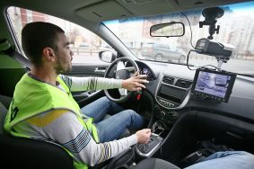 Систему общественного контроля работы водителей подключат в автомобилях ЦОДД