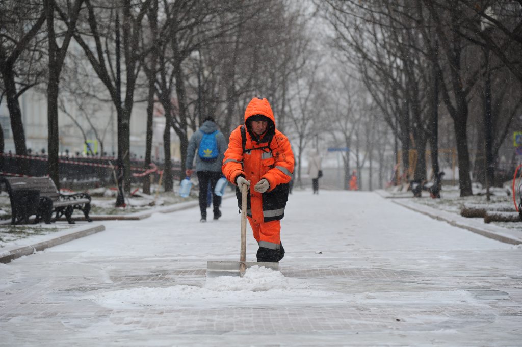 Коммунальщики устранили последствия снегопада 19 января. Фото: архив, "Вечерняя Москва"