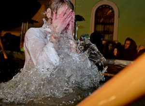Крещенские купания в Воскресенском отменили из-за тонкого льда. Фото: архив