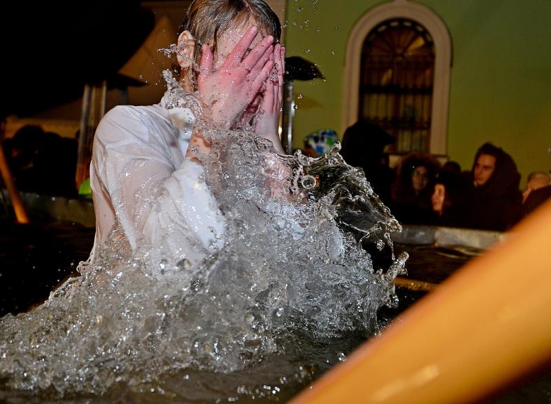 Крещенские купания в Воскресенском отменили из-за тонкого льда. Фото: архив