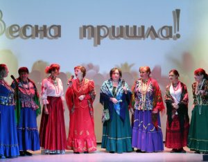 Помимо прочих, на сцене выступил ансамбль «Гуси-лебеди». Фото: Центр «МоСТ»
