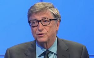 Один из самых богатых землян считает, что анонимностью биткоина пользуются наркодилеры и террористы. Фото: скриншот YouTube