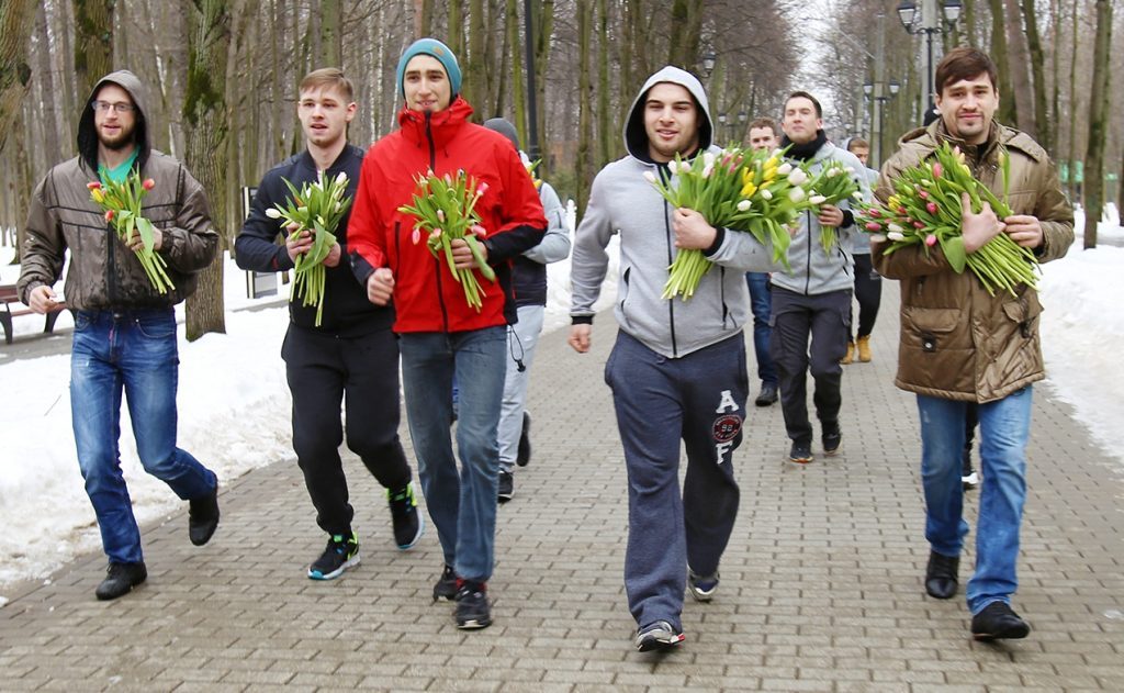 В четверг, 8 марта, 16 столичных парков проведут праздничные мероприятия, посвященные Международному женскому дню. Фото: mos.ru