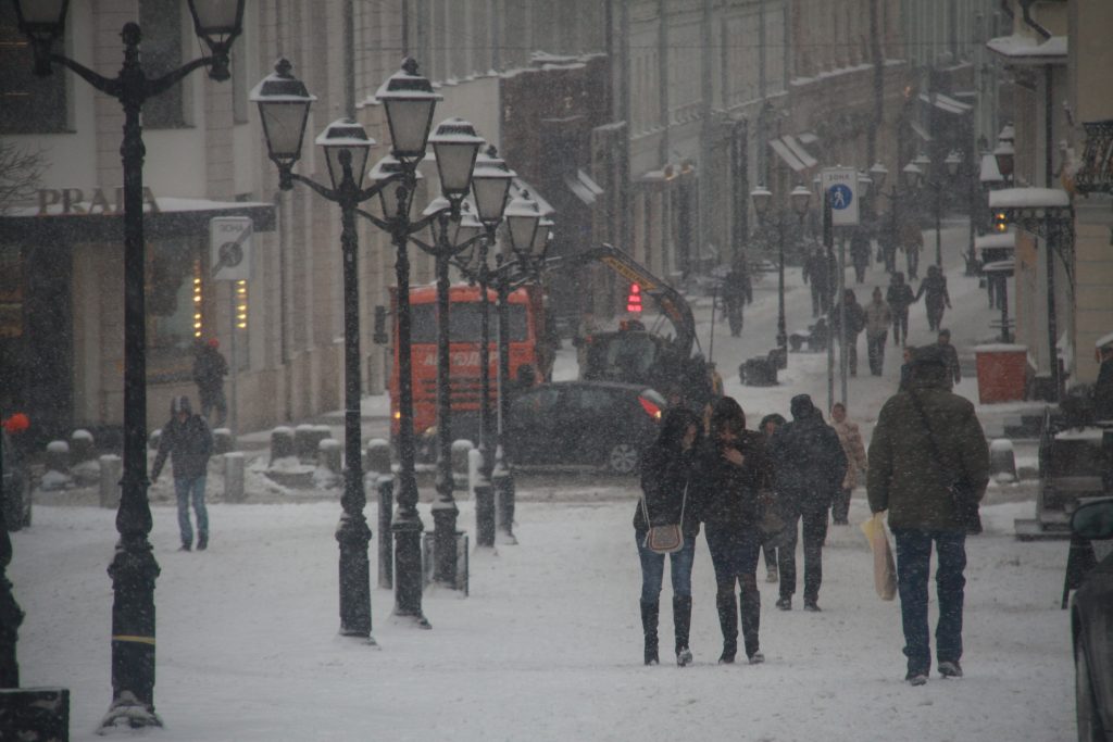 Москвичей ждут небольшие осадки и легкий мороз. Фото: архив, «Вечерняя Москва»