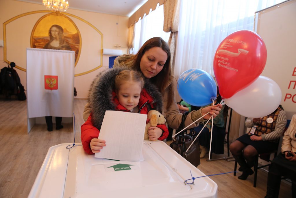 Безопасность на участках для голосования усилили в Новофедоровском 18 марта