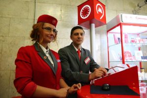 Получить специальные значки беременные женщины могут на на стойках «Живое общение». Фото: Павел Волков