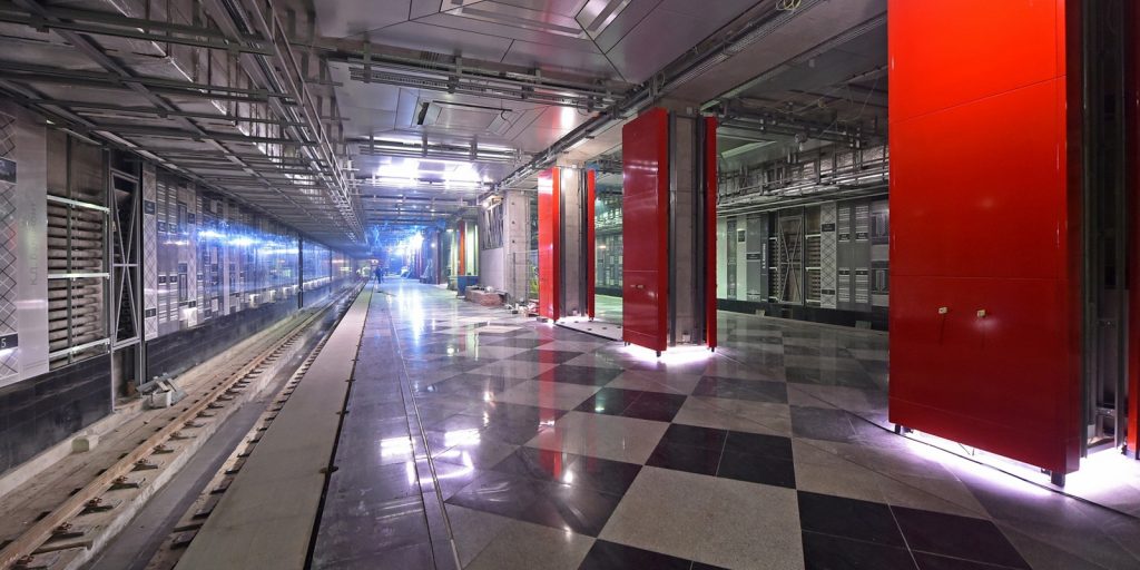 Станцию метро «Рассказовка» украсили декоративными панелями. Фото: архив, «Вечерняя Москва»