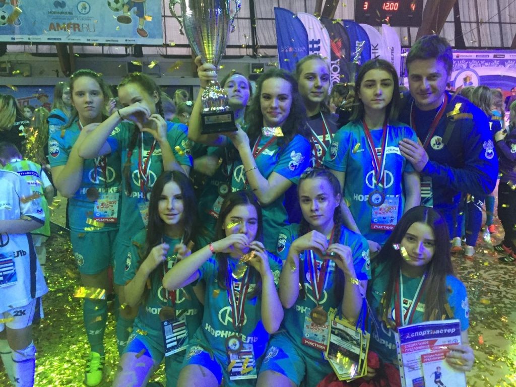 Спортсменки из Сосенского взяли «бронзу» на турнире по мини-футболу