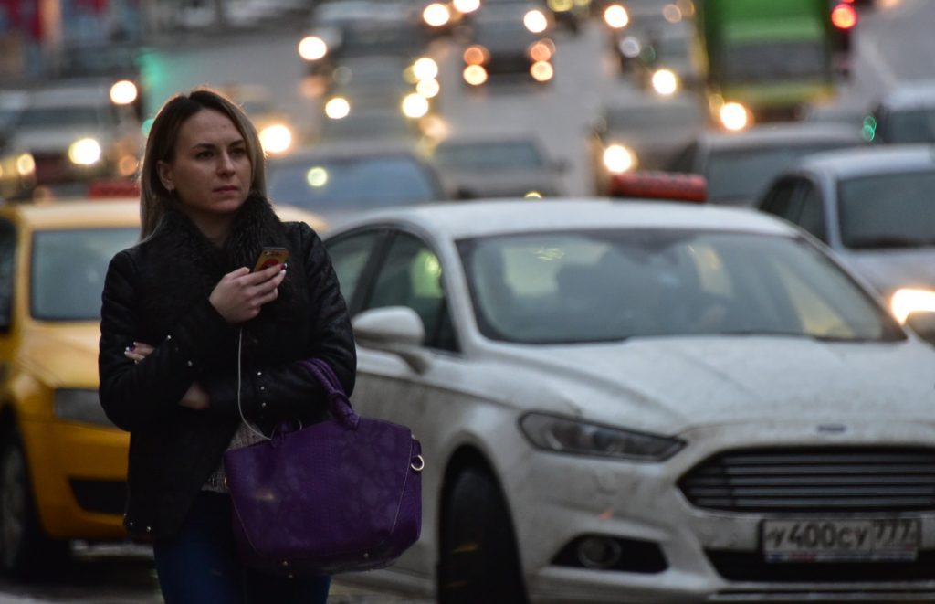 Власти Москвы назвали удачное время для выезда из города в выходные  