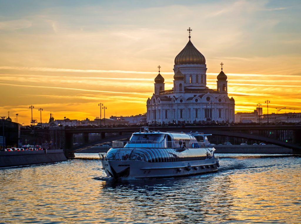 Почти 100 пассажирских судов пойдут по Москве-реке в летнюю навигацию