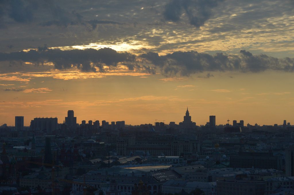 Москву ждет теплая пятница без ветра и осадков