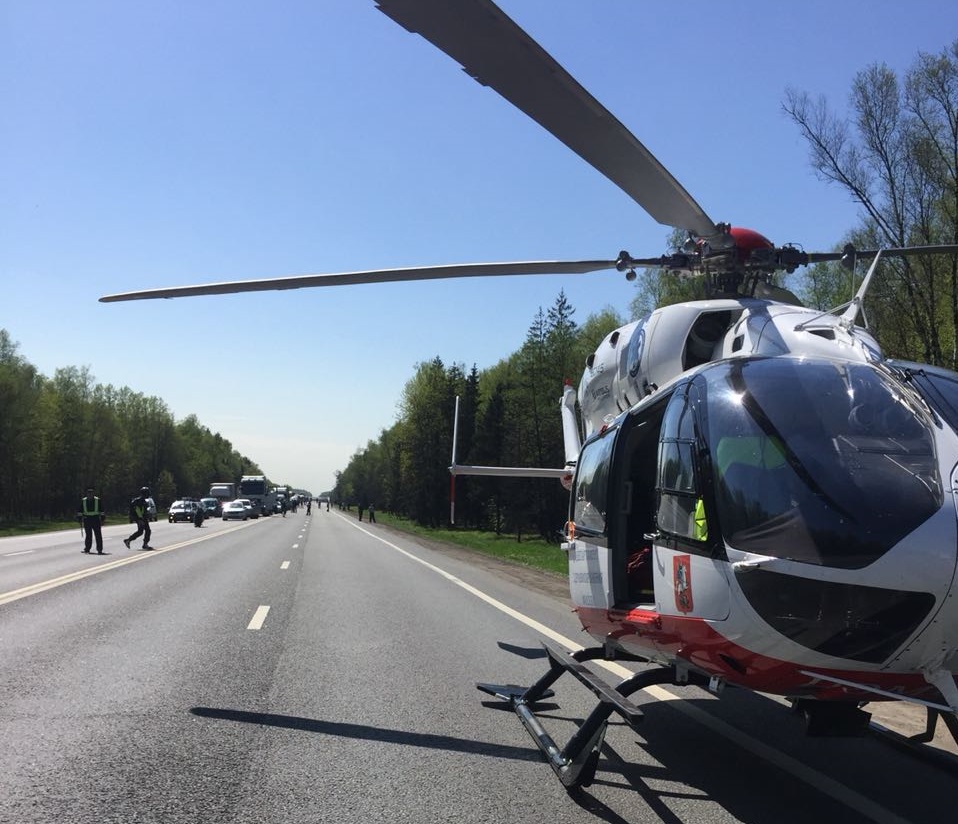 Санитарный вертолет Московского авиационного центра вылетел на место происшествия