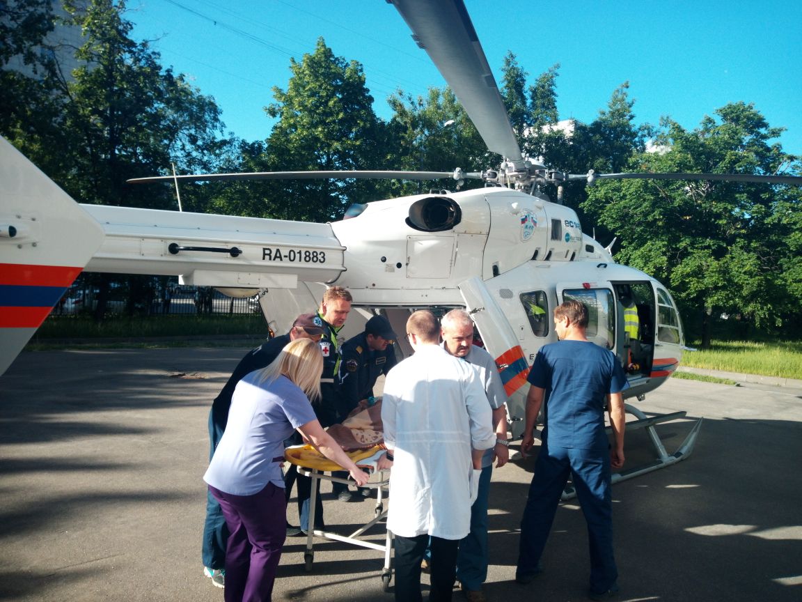 Экипаж санитарного вертолёта  Московского авиационного центра эвакуировал одного пострадавшего
