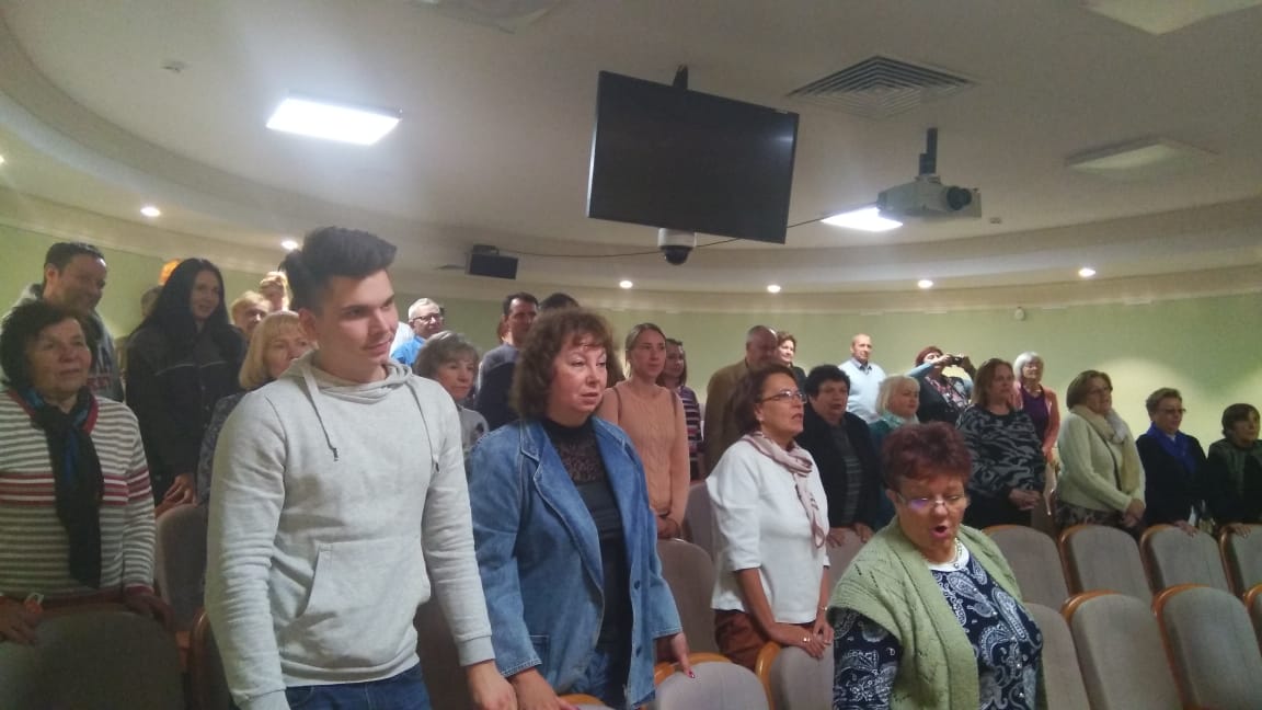 Участники проекта «Московское долголетие» провели праздничный концерт в Остафьеве