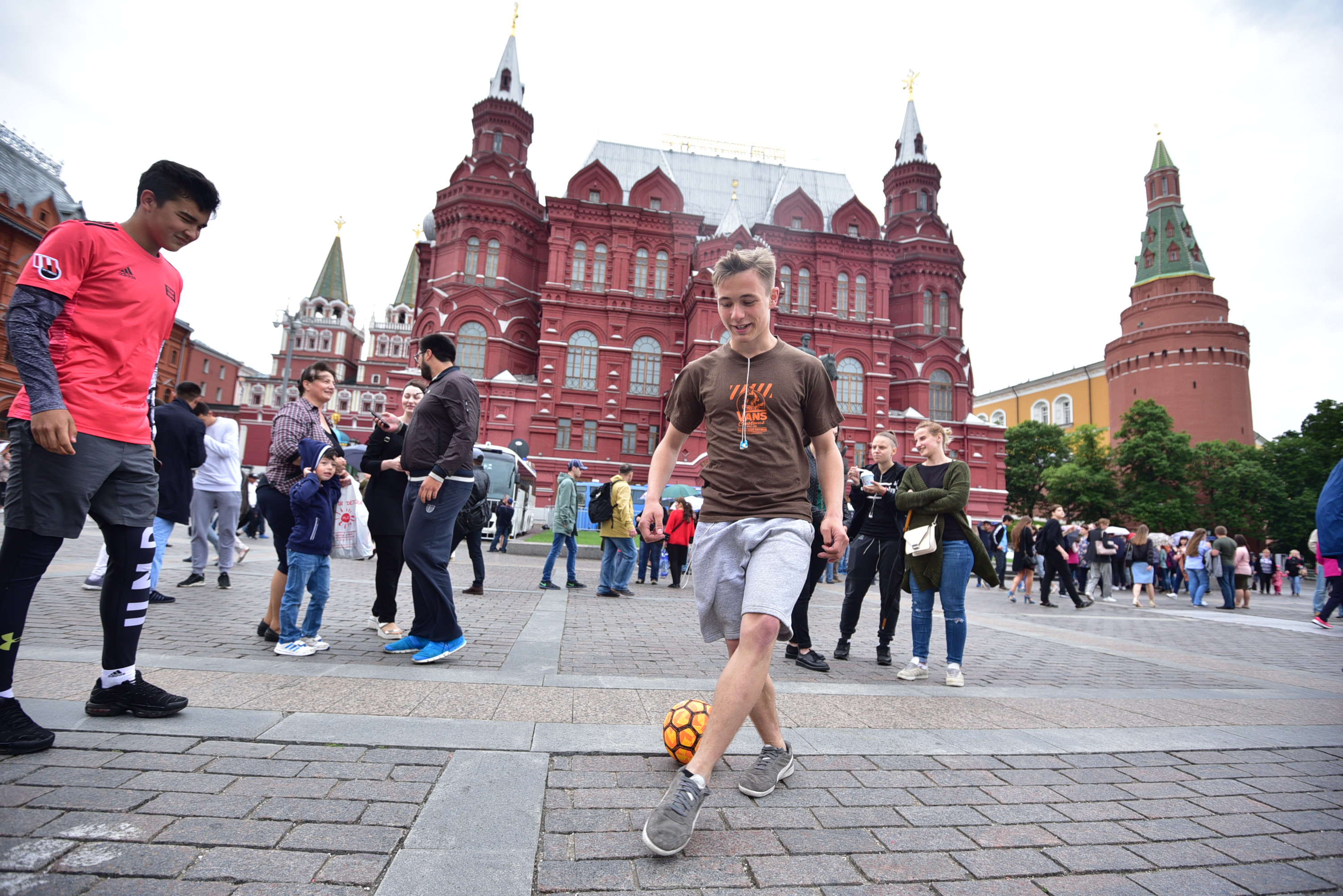 Звезды и любители соберутся в «Парке футбола» на Красной площади
