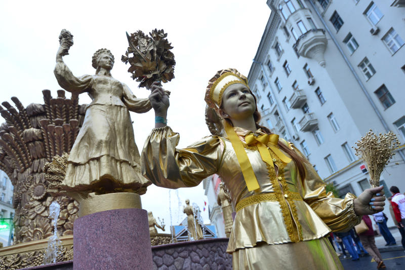 Главным местом празднования Дня России станет улица Тверская. Фото: Наталья Феоктистова
