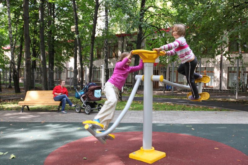 Тренажеры установят на детской площадке в Первомайском