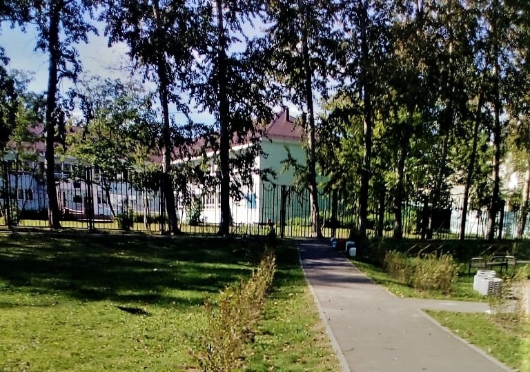 Более 800 зеленых насаждений высадили в Рязановском