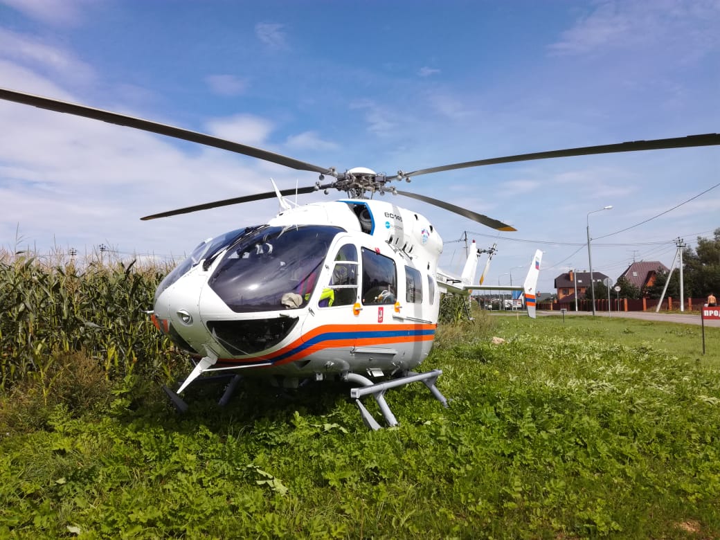Санитарный вертолет вылетел в деревню Песье