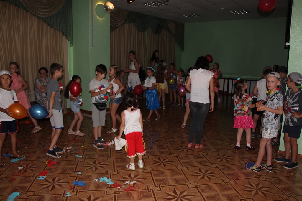 Детская дискотека состоялась в Первомайском. Фото: ДК «Десна»