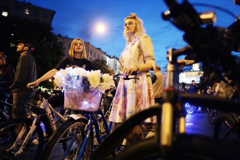 Ежегодный ночной велопарад посетили более 30 тысяч человек. Фото: архив, «Вечерняя Москва»