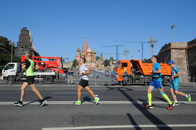 Назвали победителей прошедшего забега на десять километров. Фото: Александр Кожохин, «Вечерняя Москва»