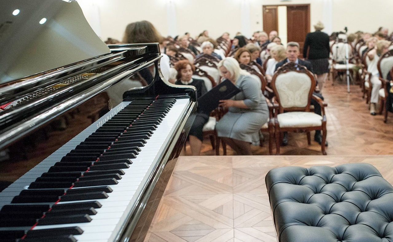 В Москве на обучение музыке незрячих детей выделено более 4 миллионов