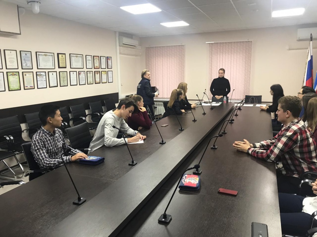 Заседание Молодежного совета провели в школе Московского