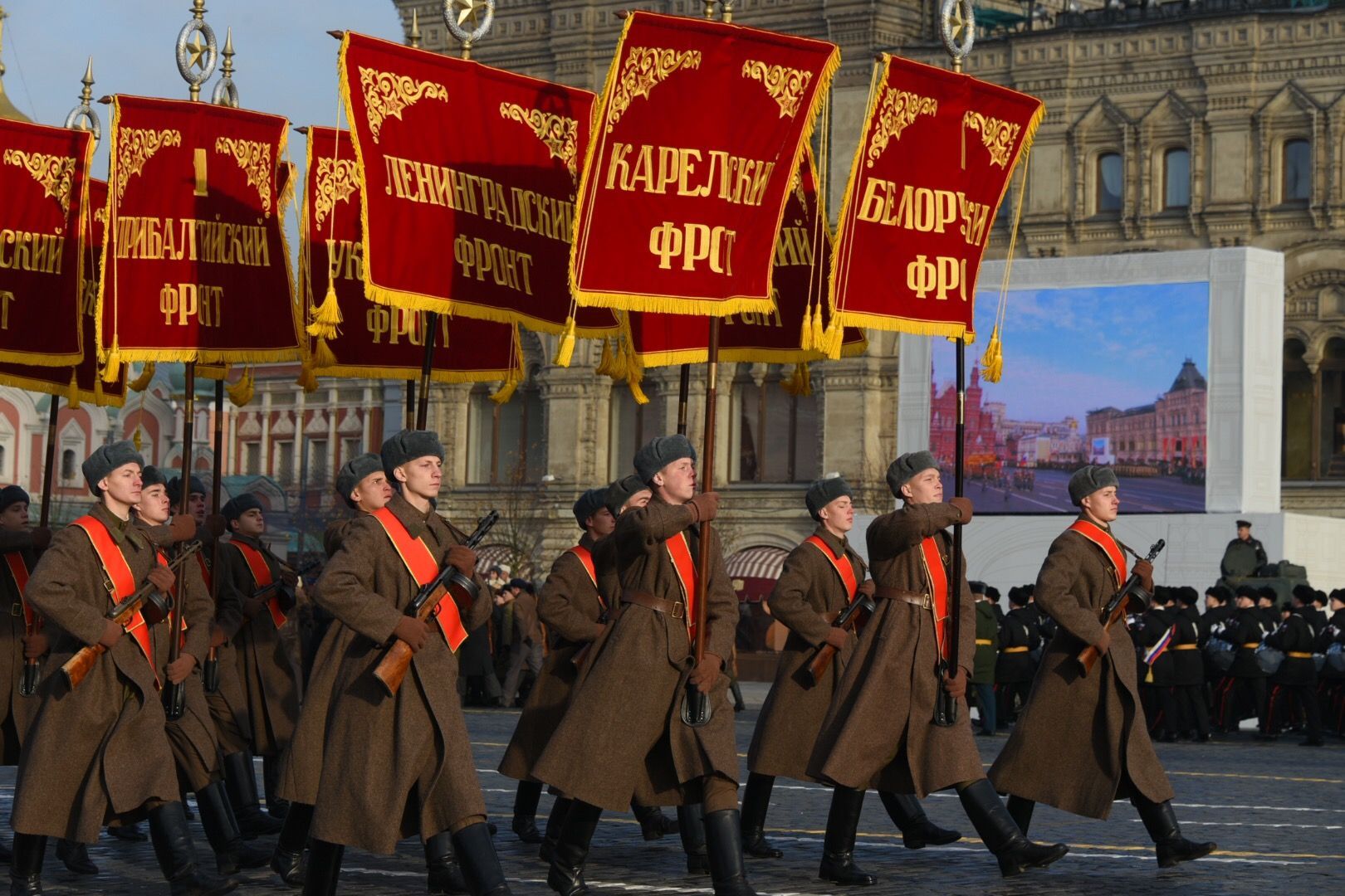 Фотовыставку об обороне Москвы продлили из-за наплыва посетителей