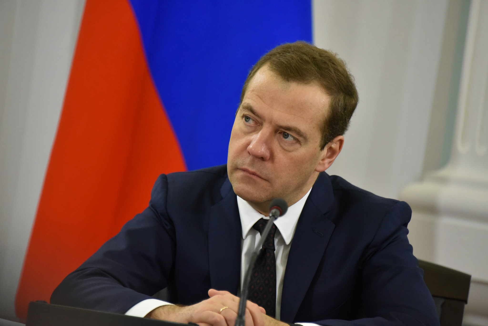 Дмитрий Медведев разрешил Москве запустить беспилотные автомобили
