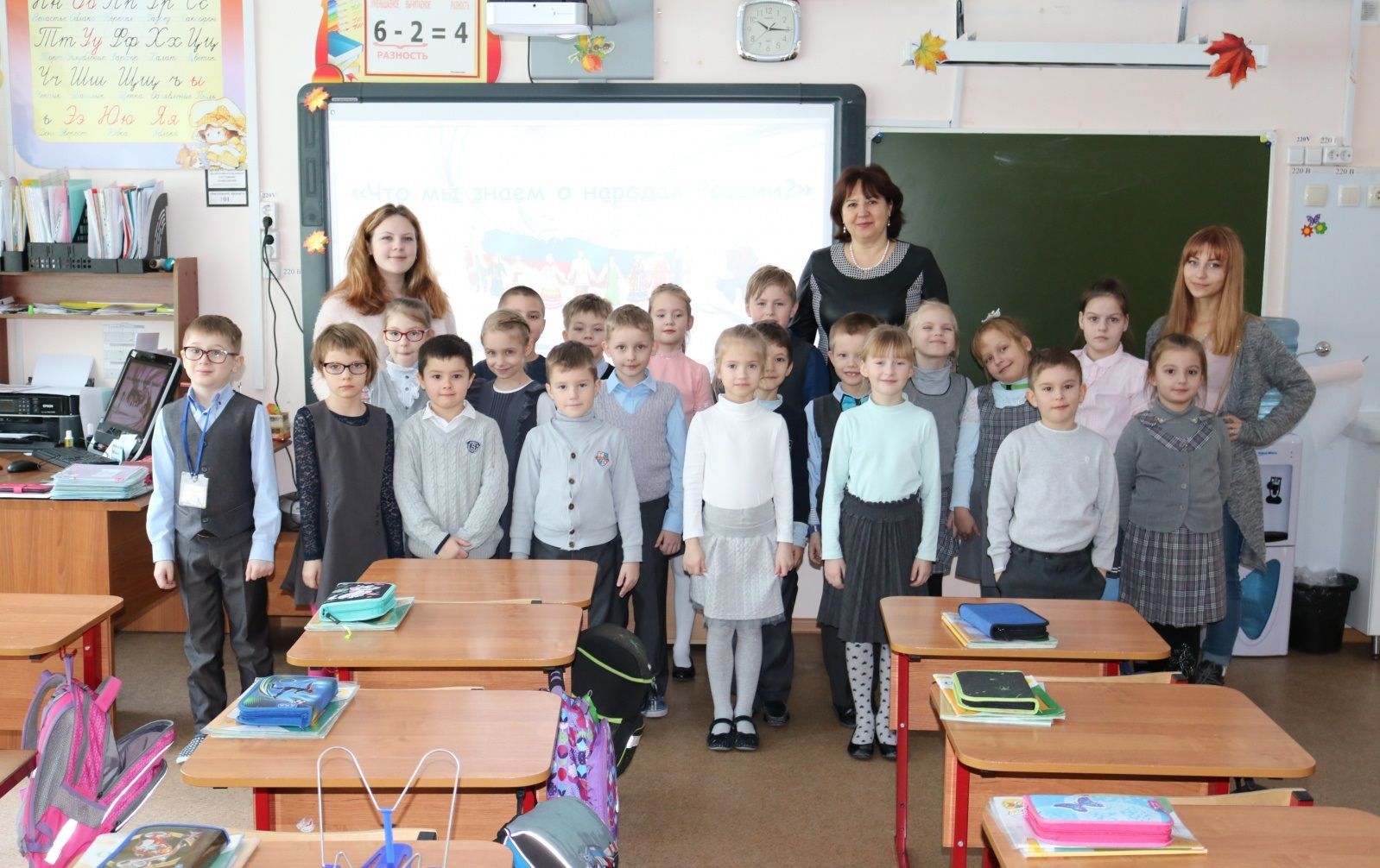 Активисты поселения Рязановское организуют профилактическую беседу со школьниками