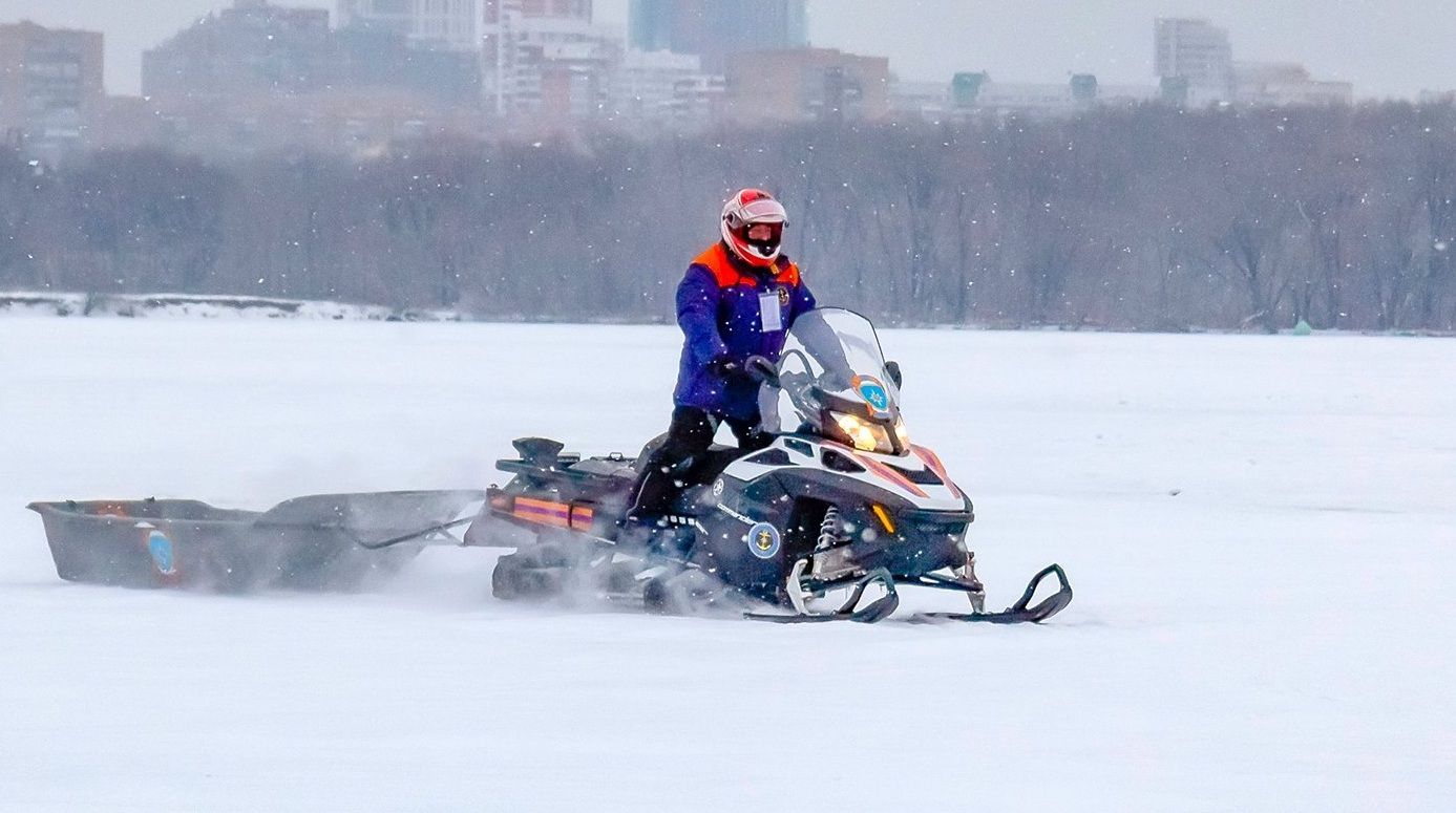 Зимой на Москве-реке будут дежурить спасатели на снегоходах