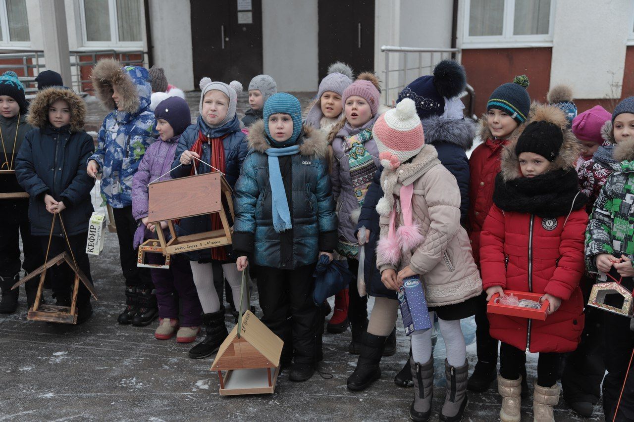 Дети из Московского смастерили кормушки для зимующих птиц