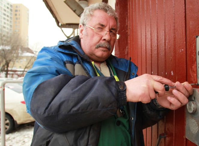 Капитальный ремонт входных групп жилых домов прошел в Сосенском