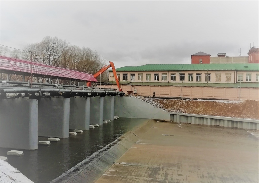 Специалисты завершили очередной этап реконструкции плотины в Рязановском