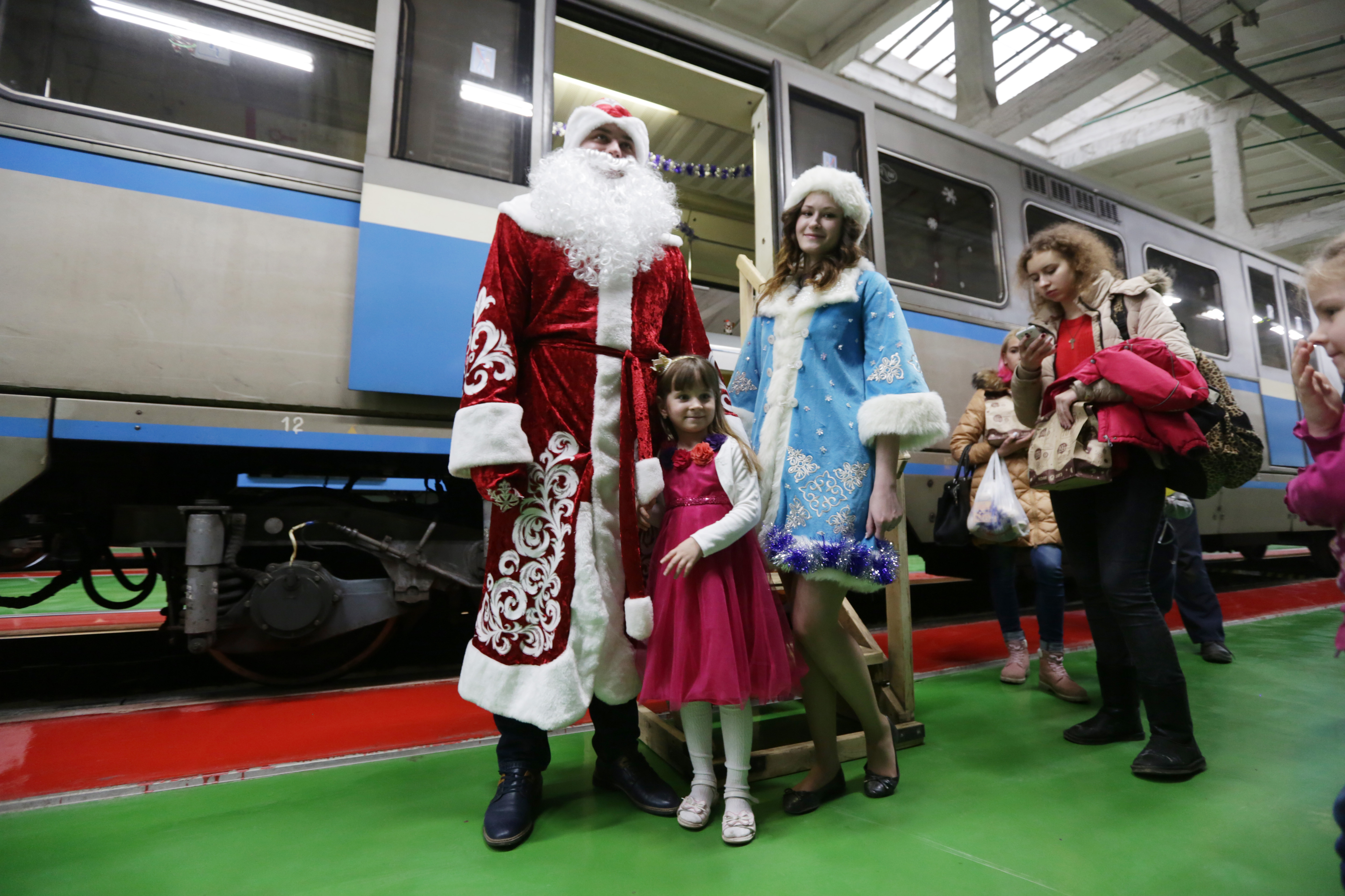 Деда Мороза около 1,5 тысячи раз заметили на общественном транспорте Москвы