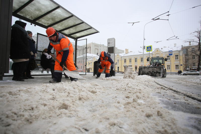 В Москве борются с последствиями снегопада. Фото: Антон Гердо