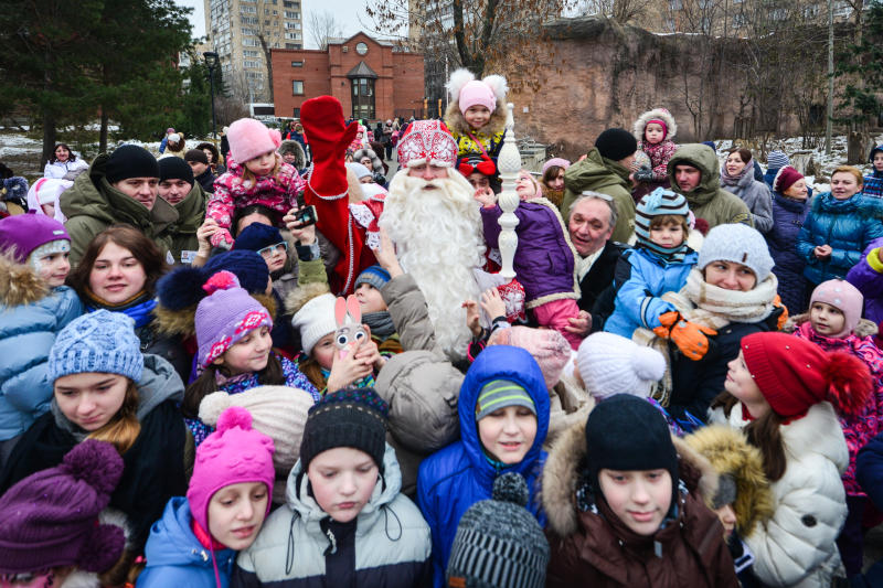 Активисты из Краснопахорского поздравят малышей с Новым годом