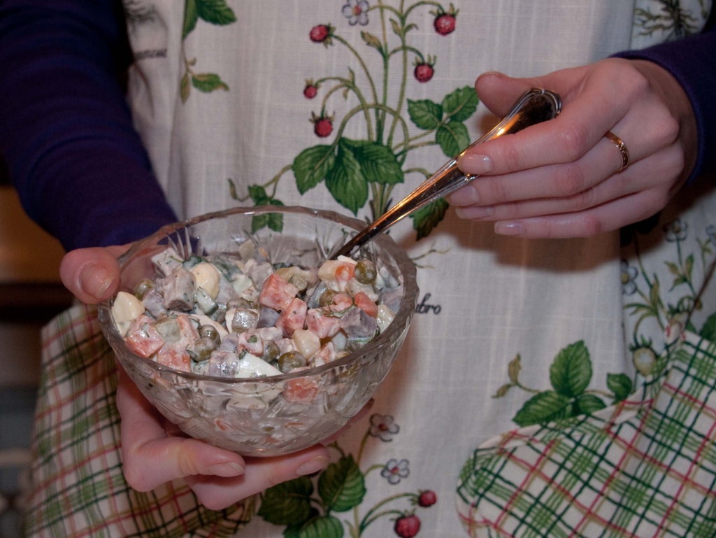 Жители Первомайского поделятся рецептами салата оливье. Фото: архив, «Вечерняя Москва»