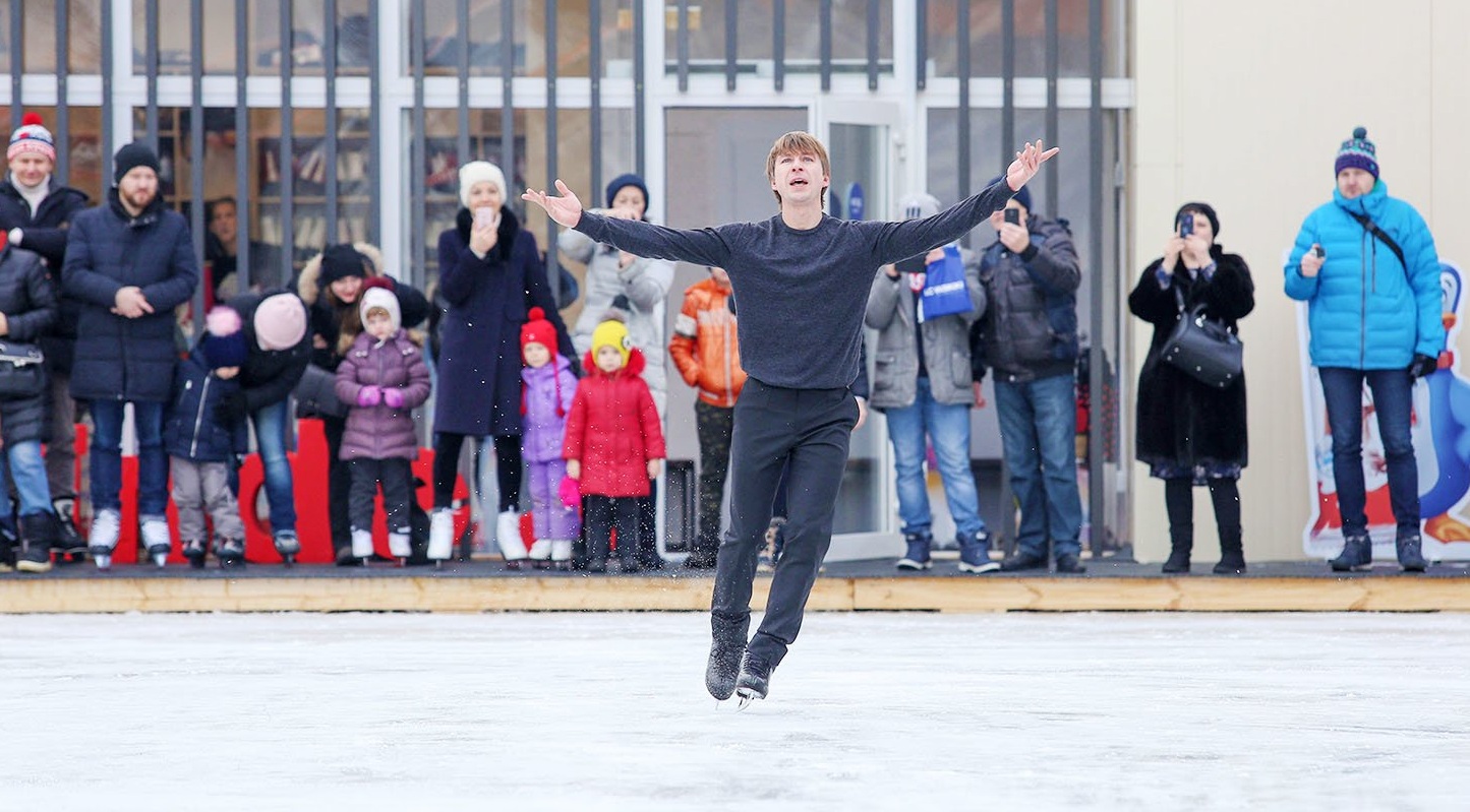 Бесплатные школы фигурного катания открылись в парках Москвы