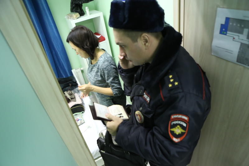 Сотрудники полиции Новой Москвы задержали подозреваемого в умышленном причинении тяжкого вреда здоровью. Фото: пресс-служба УВД по ТиНАО