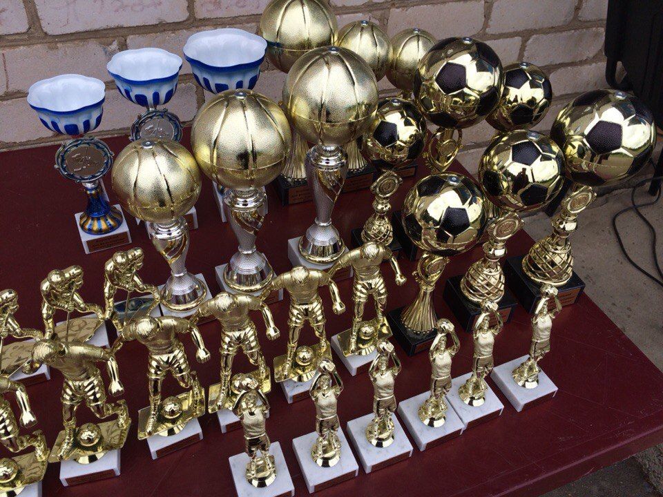 Баскетболисткам вручат памятные награды. Фото: официальная страница МБУ ФиС «Надежда в социальных сетях