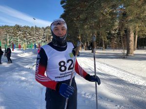 Самый старший участник лыжной гонки Валерий Белоконь. Фото: Анастасия Аброськина